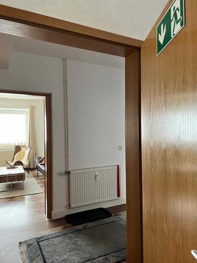 Sehr Schoene Wohnung,Komplett Neu Eingerichtet Limabach - Oberfrohna Екстериор снимка