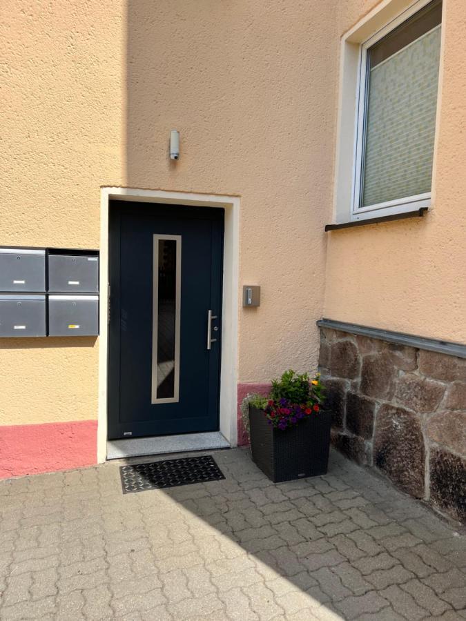 Sehr Schoene Wohnung,Komplett Neu Eingerichtet Limabach - Oberfrohna Екстериор снимка