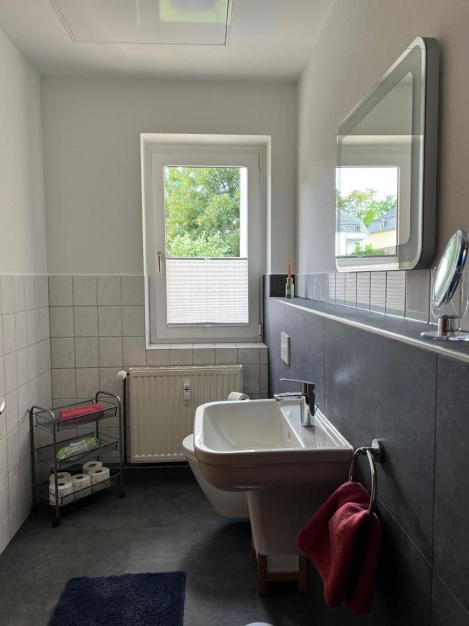 Sehr Schoene Wohnung,Komplett Neu Eingerichtet Limabach - Oberfrohna Екстериор снимка